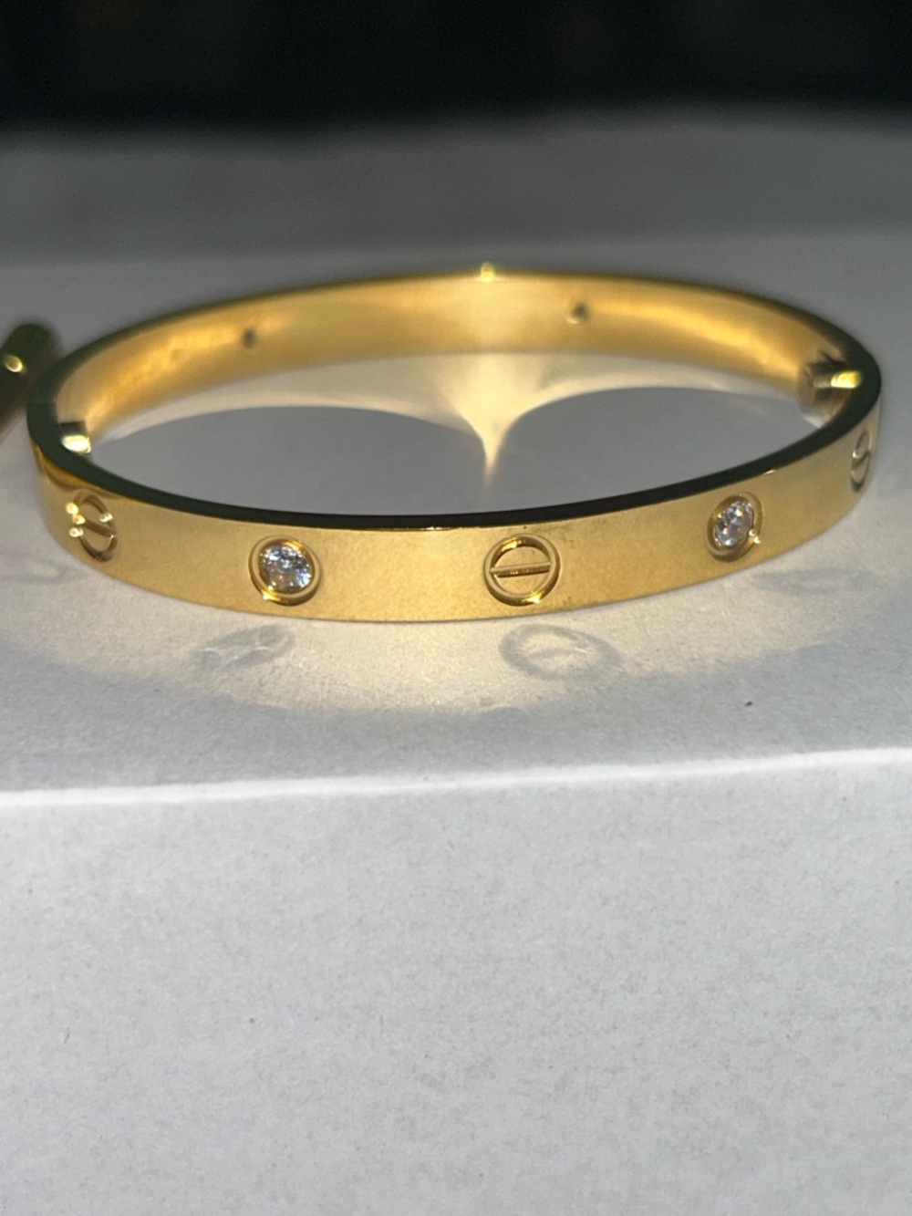 BRACELET